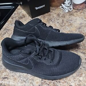 Nike Men's Black Athletic Shoes